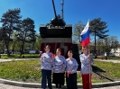 На днях получатели социальных услуг посетили памятник «Т-34-85», установленный в небольшом сквере в центре города Нальчик в 1971 году